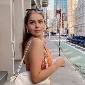 Meet your Posher, Satchel